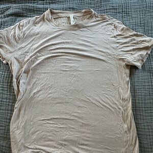 Lululemon workout tshirt